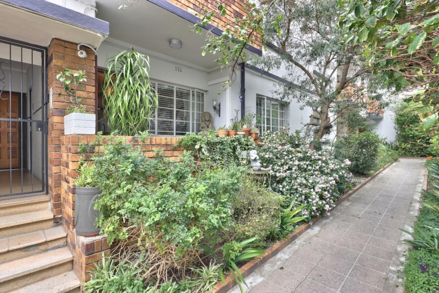 To Let 2 Bedroom Property for Rent in Gardens Western Cape